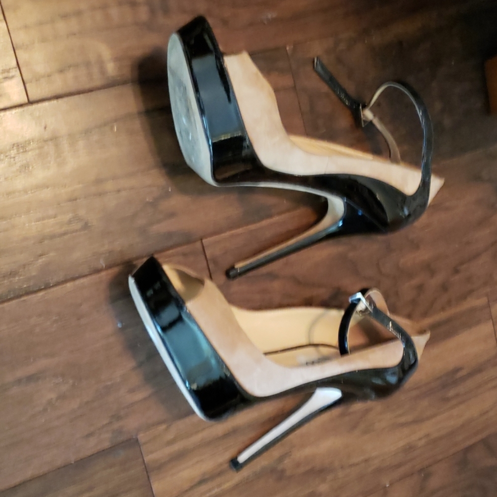 Shoes - Picture 2 of 4